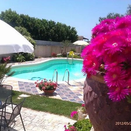 Mit Pool By Interhome Vakantiehuis Ragusa